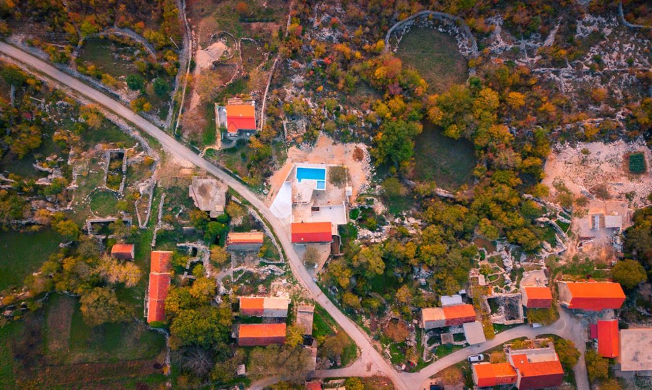 Dvori Stipanovi With Heated Pool And Jacuzzi Villa Donje Rascane Eksteriør billede
