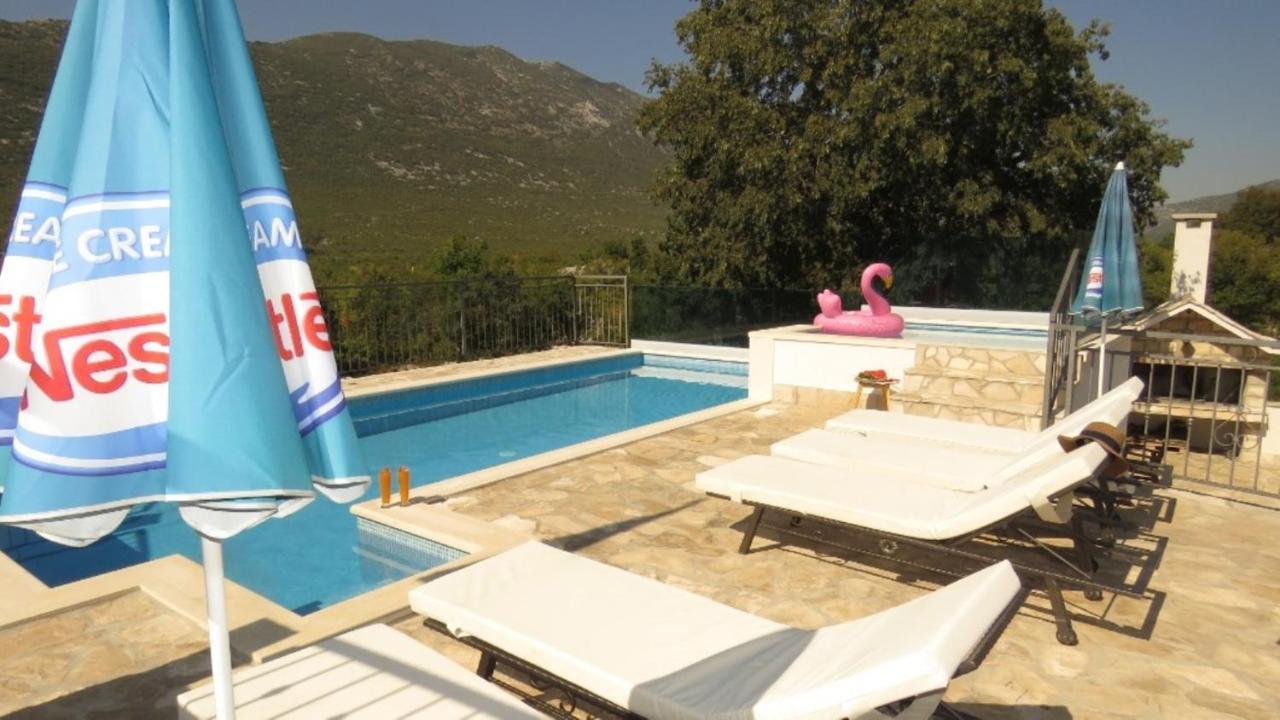 Dvori Stipanovi With Heated Pool And Jacuzzi Villa Donje Rascane Eksteriør billede