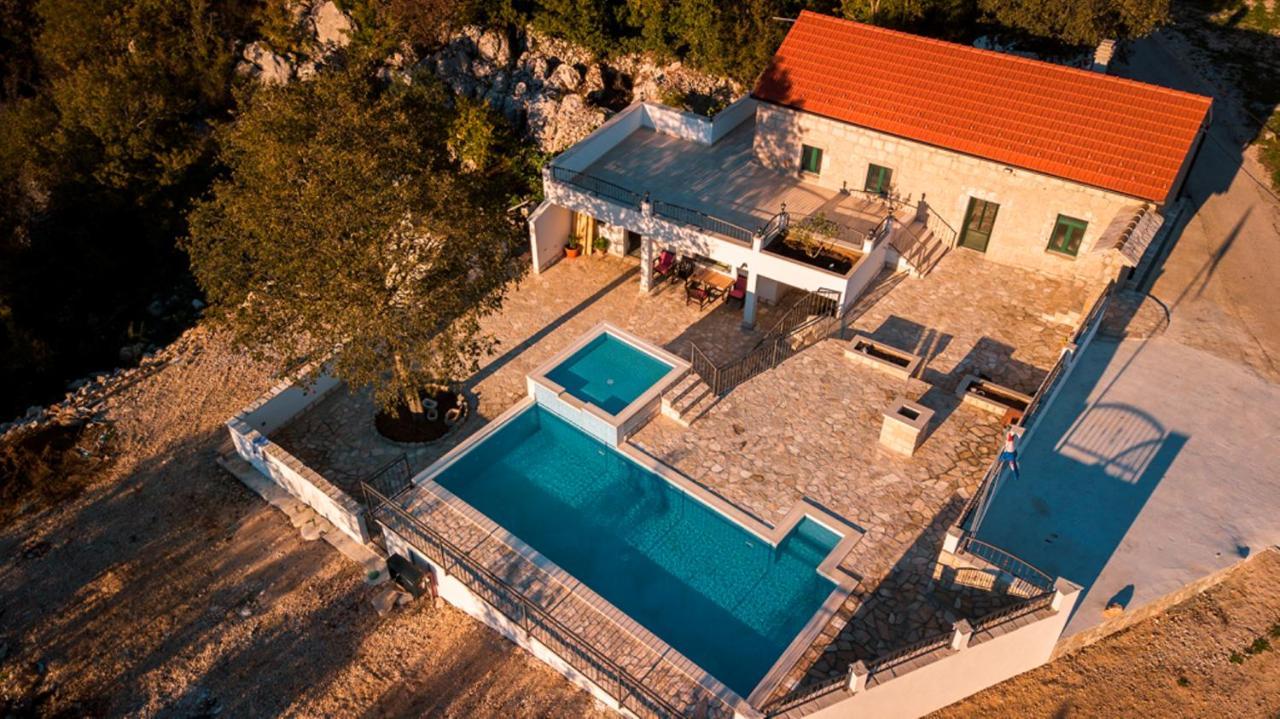 Dvori Stipanovi With Heated Pool And Jacuzzi Villa Donje Rascane Eksteriør billede