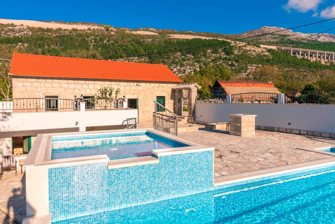 Dvori Stipanovi With Heated Pool And Jacuzzi Villa Donje Rascane Eksteriør billede