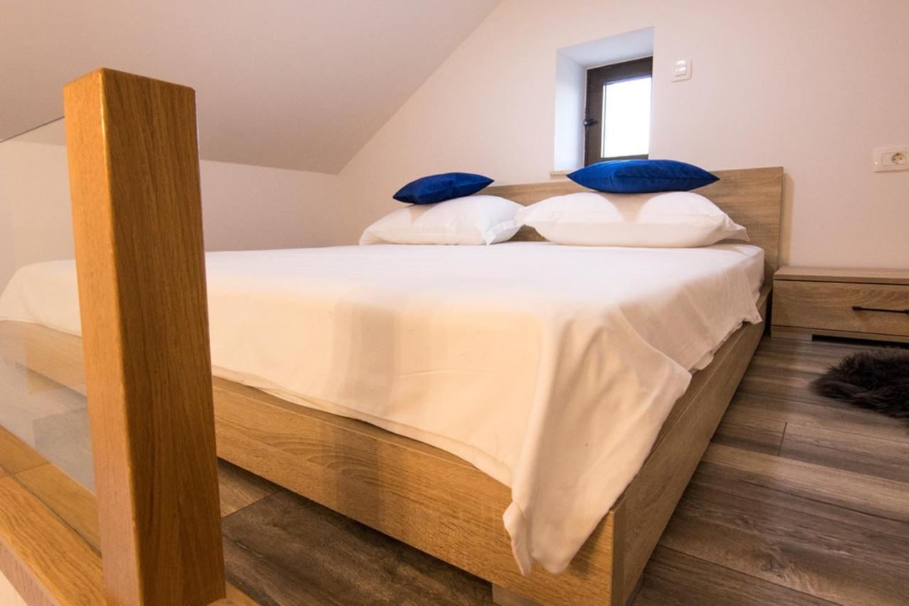 Dvori Stipanovi With Heated Pool And Jacuzzi Villa Donje Rascane Eksteriør billede