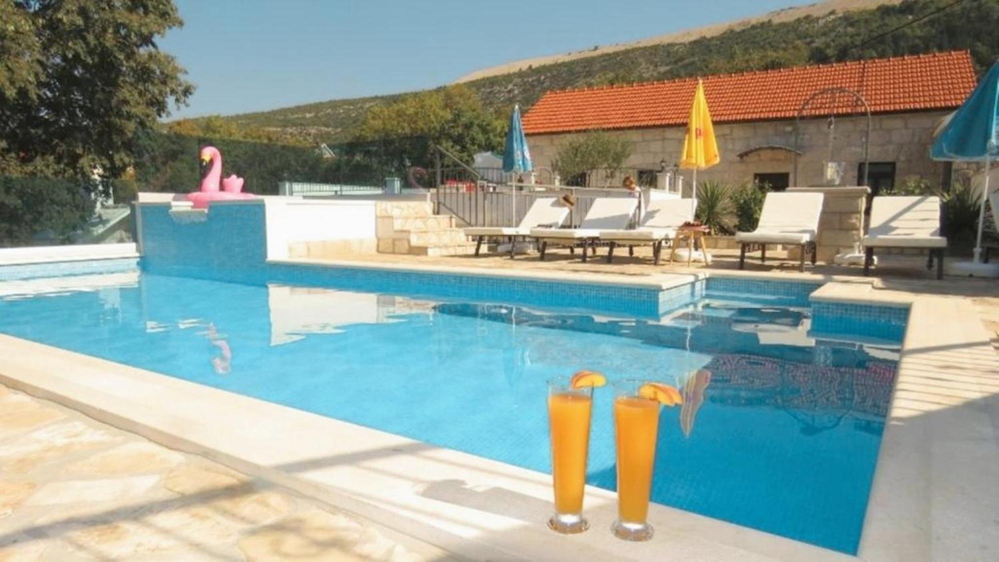 Dvori Stipanovi With Heated Pool And Jacuzzi Villa Donje Rascane Eksteriør billede